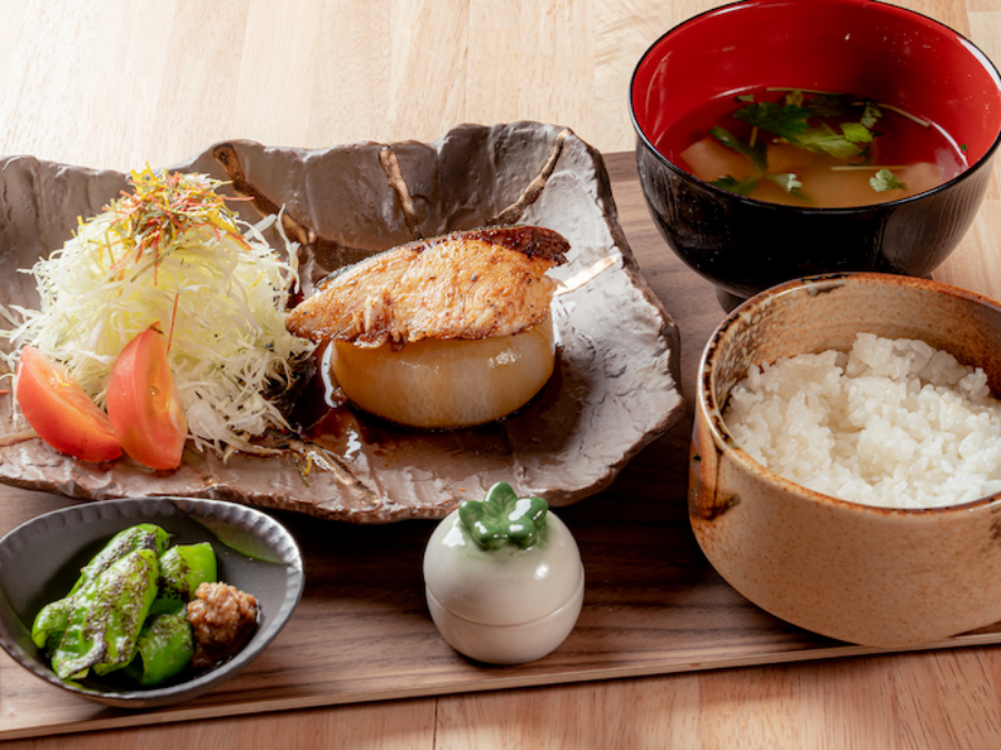 鰤ステーキ定食