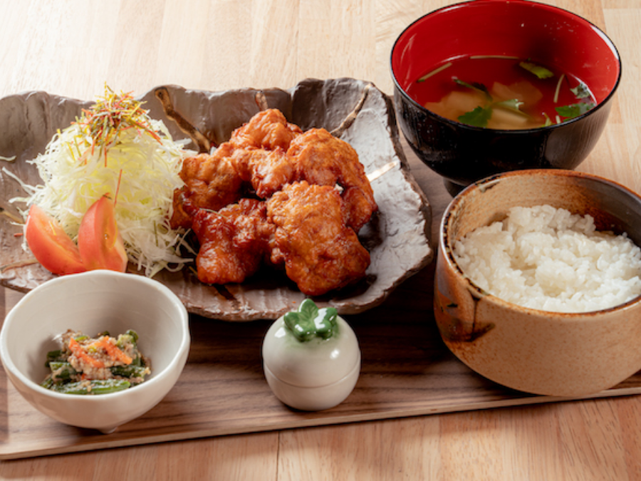 鶏の唐揚げ定食